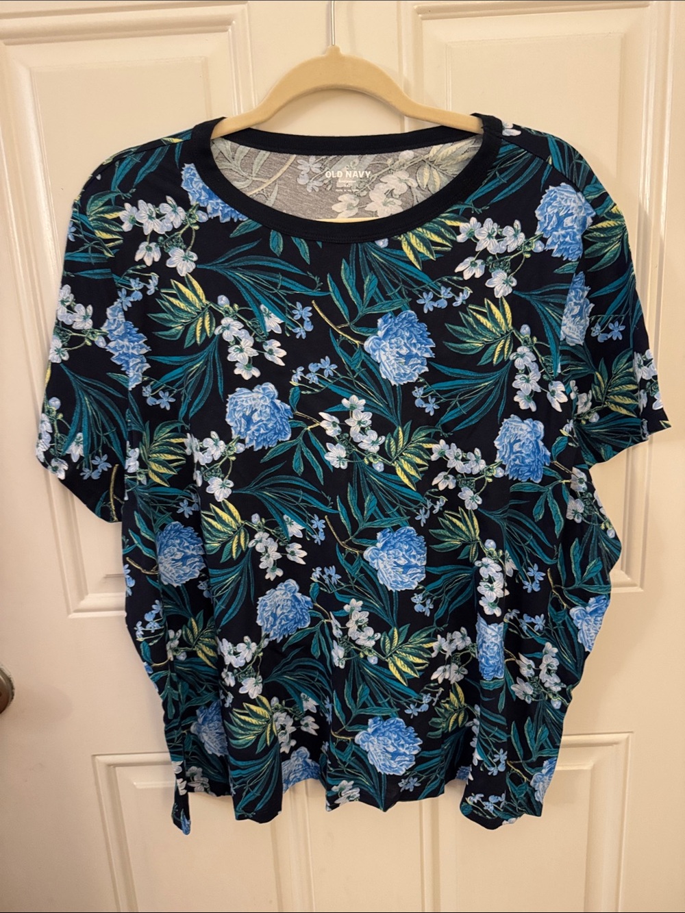 Old Navy Black Short-Sleeve Tee with Blue Floral Print